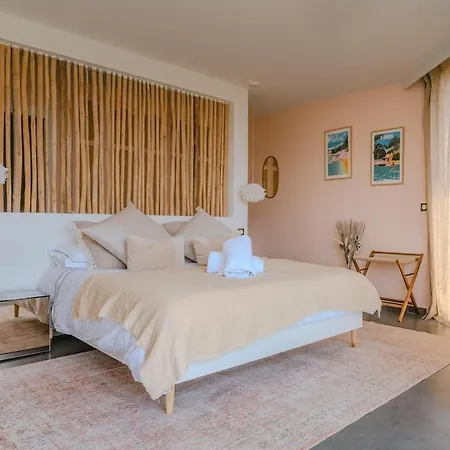 Апартаменты Rooftop In Lavandou, Panoramic View Ле-Лаванду