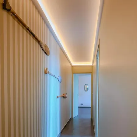 Rooftop In Lavandou, Panoramic View Апартаменты *