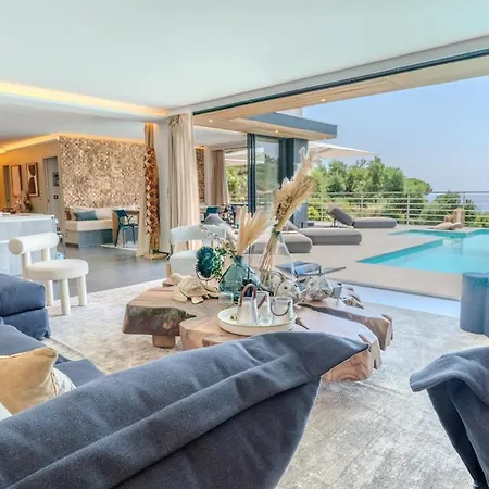 Rooftop In Lavandou, Panoramic View Апартаменты