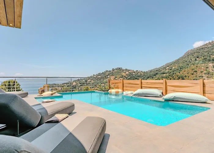 Rooftop In Lavandou, Panoramic View Apartman *