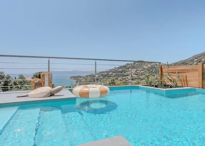 Rooftop In Lavandou, Panoramic View Ле-Лаванду