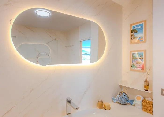 Rooftop In Lavandou, Panoramic View Апартаменты Ле-Лаванду