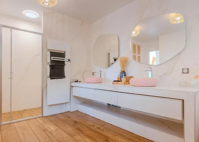 Rooftop In Lavandou, Panoramic View Ле-Лаванду