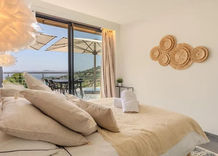 Апартаменты Rooftop In Lavandou, Panoramic View Ле-Лаванду