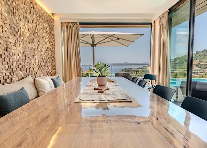 Rooftop In Lavandou, Panoramic View Апартаменты