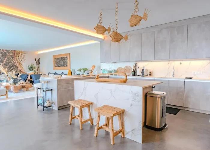 Rooftop In Lavandou, Panoramic View Апартаменты *