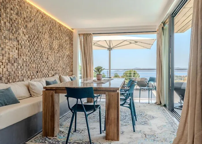 Rooftop In Lavandou, Panoramic View Апартаменты Ле-Лаванду