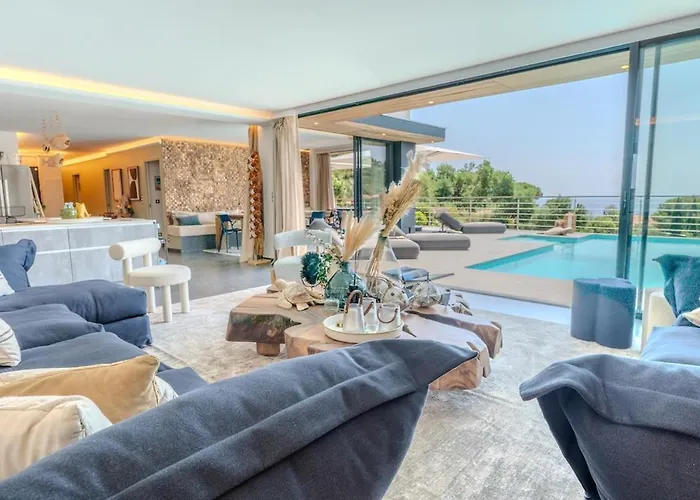 Rooftop In Lavandou, Panoramic View Апартаменты